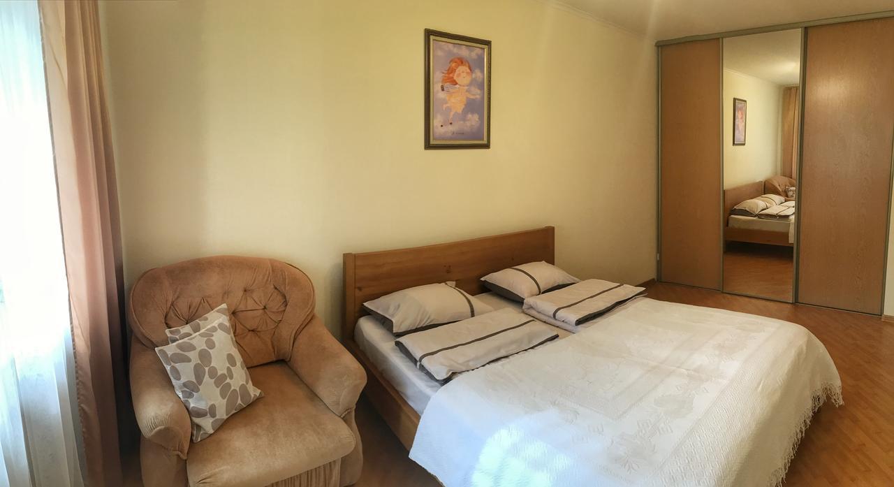 Apartments In The Center カームヤネツィ・ポジーリシクィイ エクステリア 写真